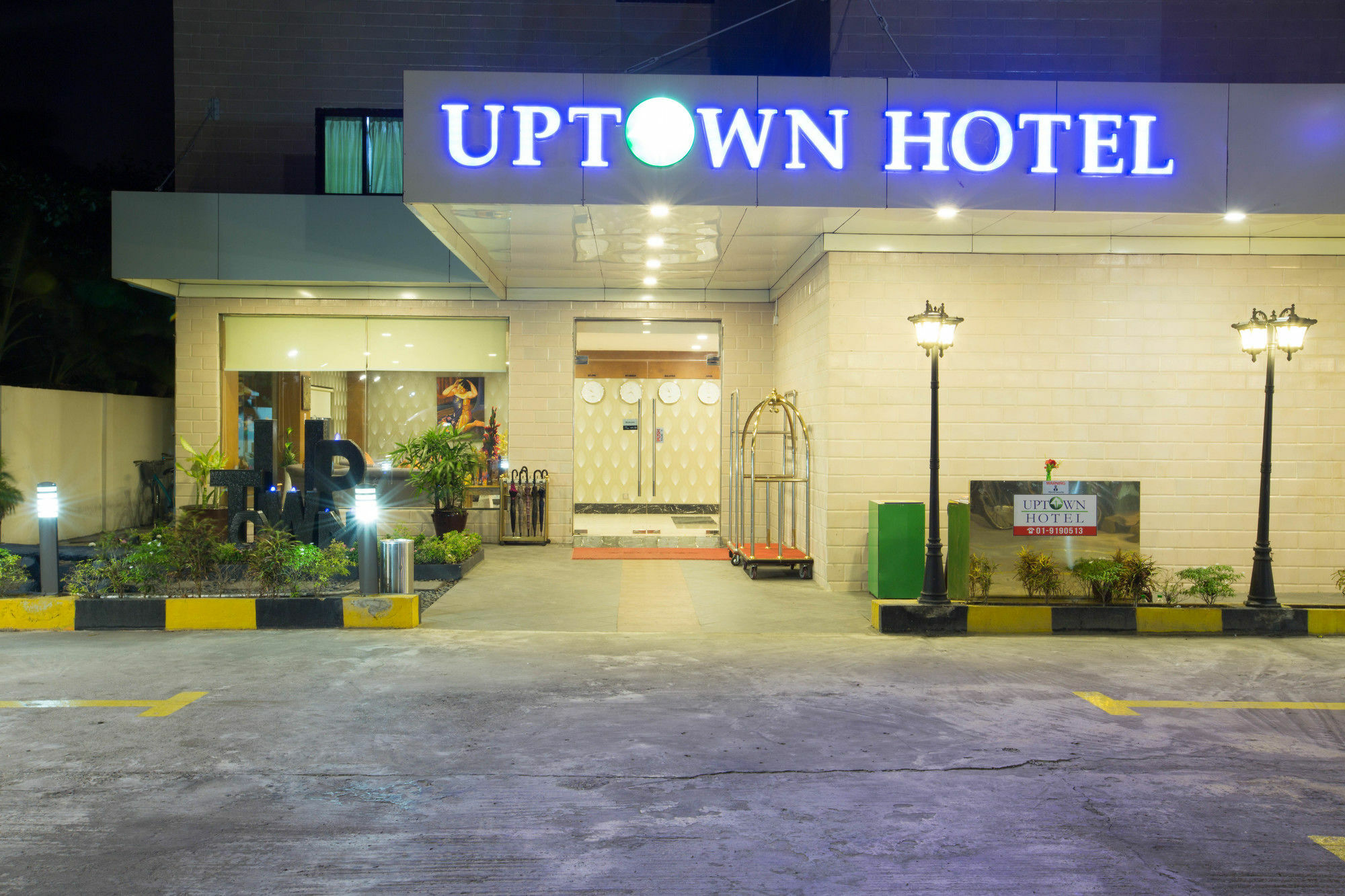 Uptown Hotel Yangon Exterior foto