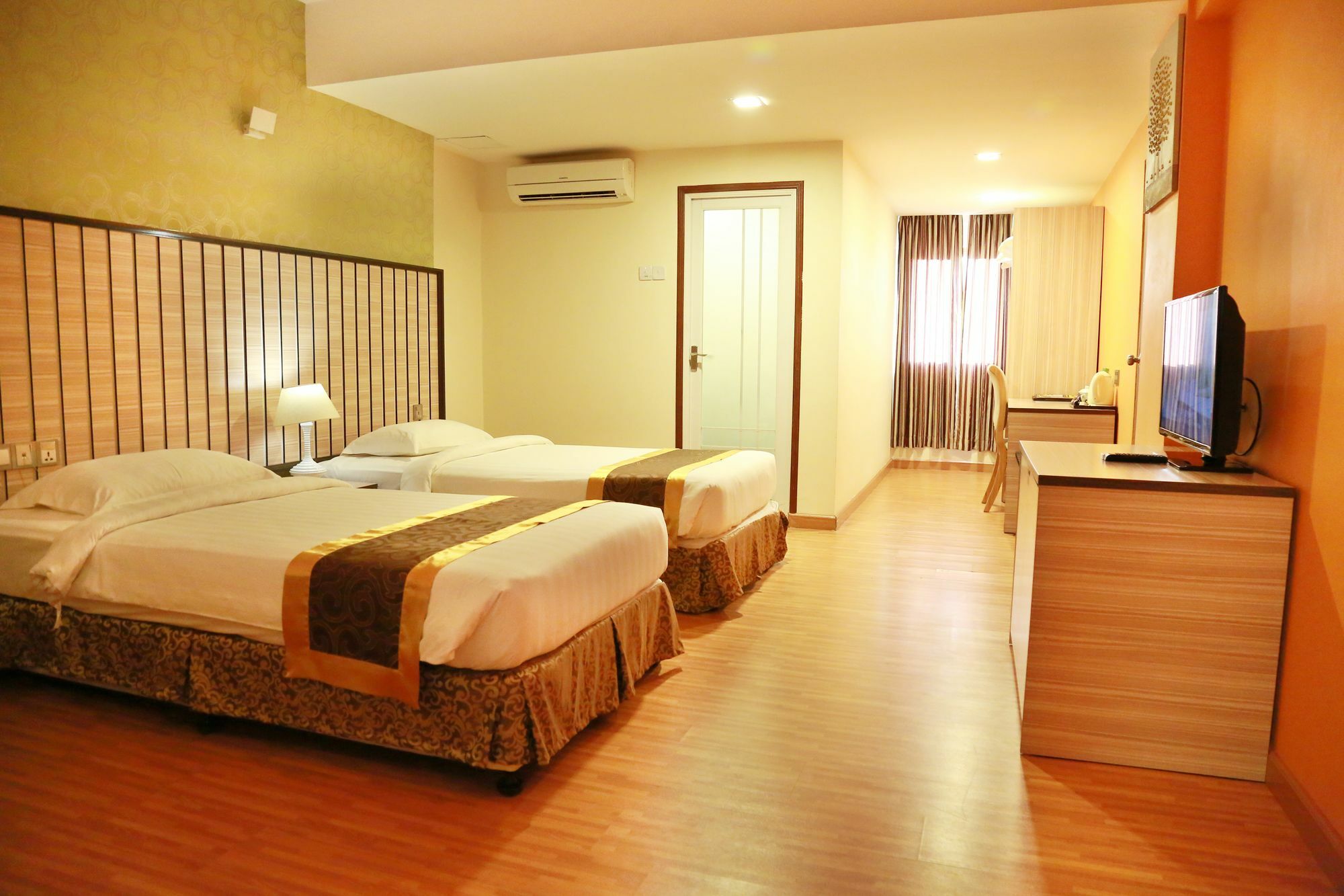 Uptown Hotel Yangon Exterior foto
