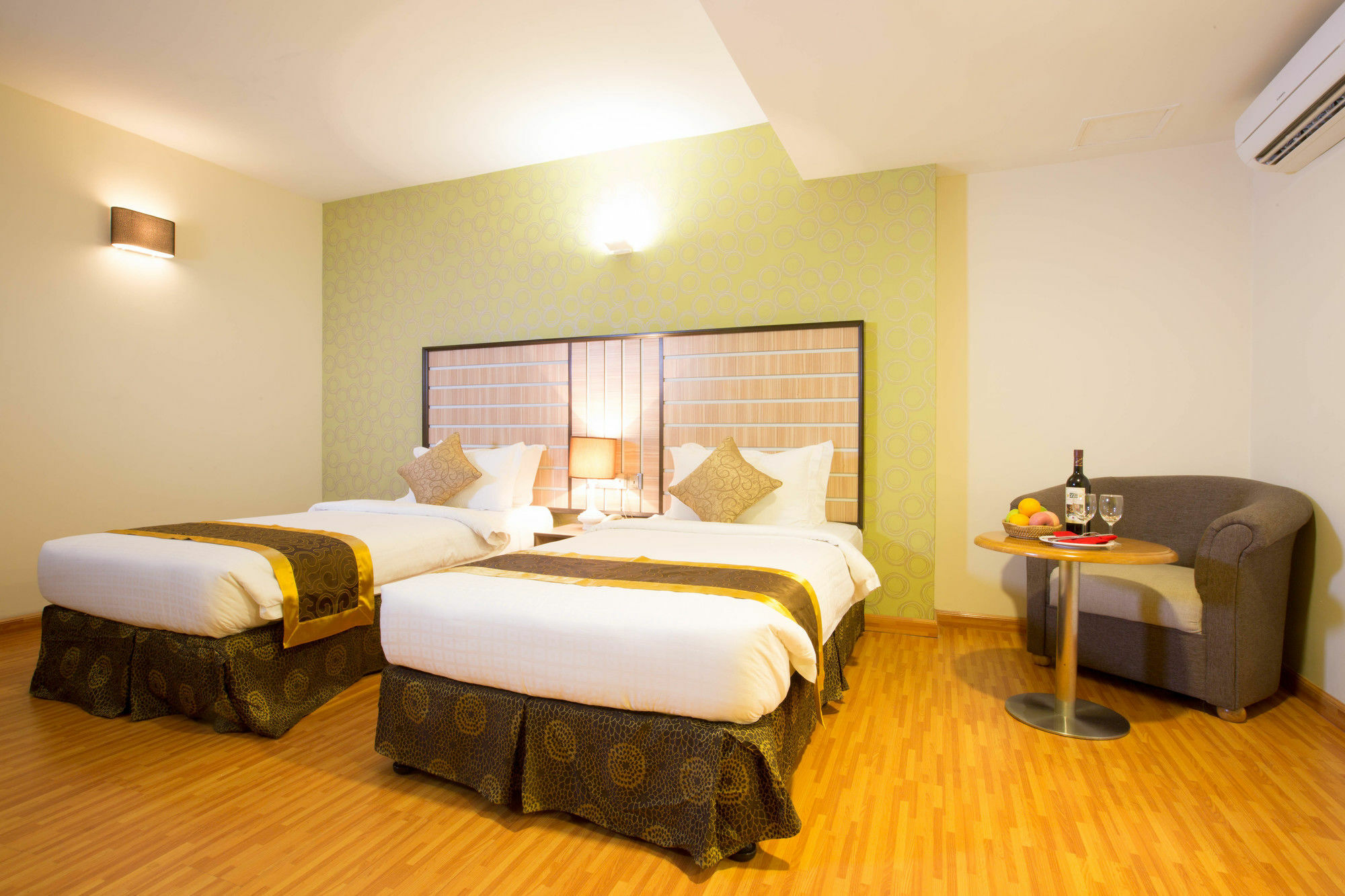 Uptown Hotel Yangon Exterior foto