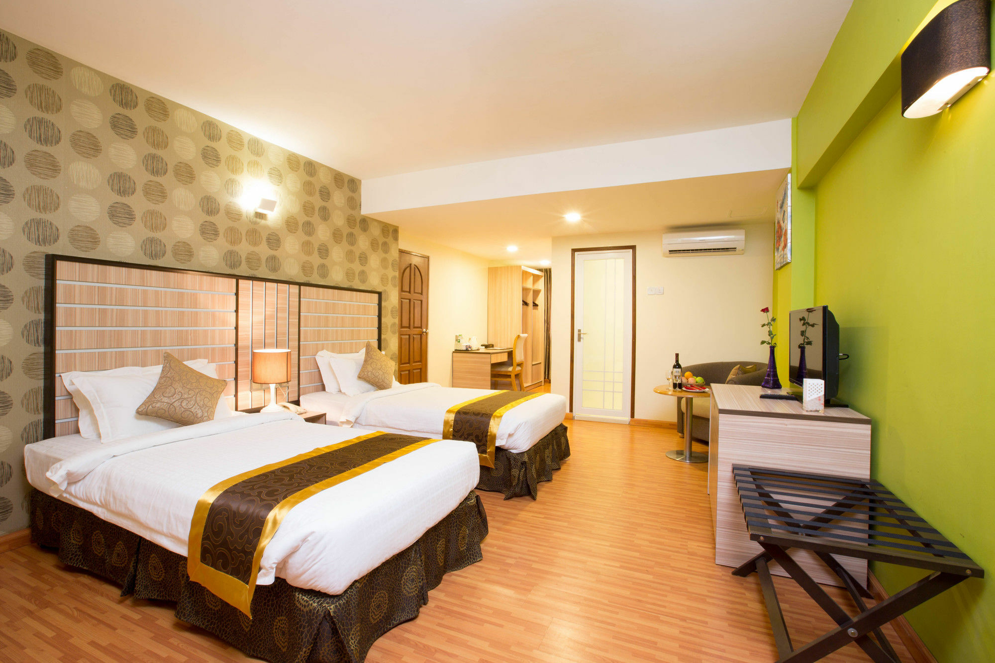 Uptown Hotel Yangon Exterior foto