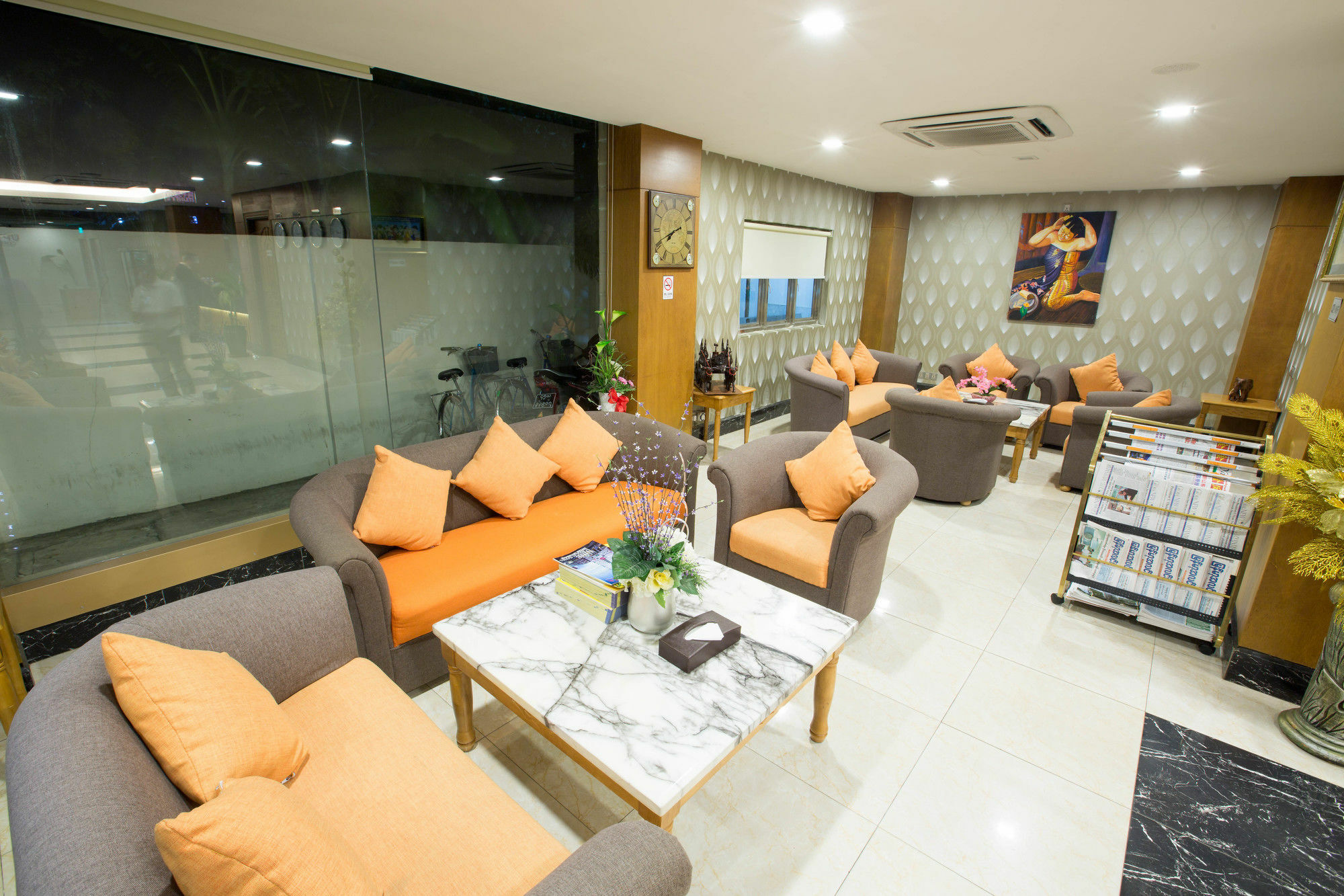 Uptown Hotel Yangon Exterior foto