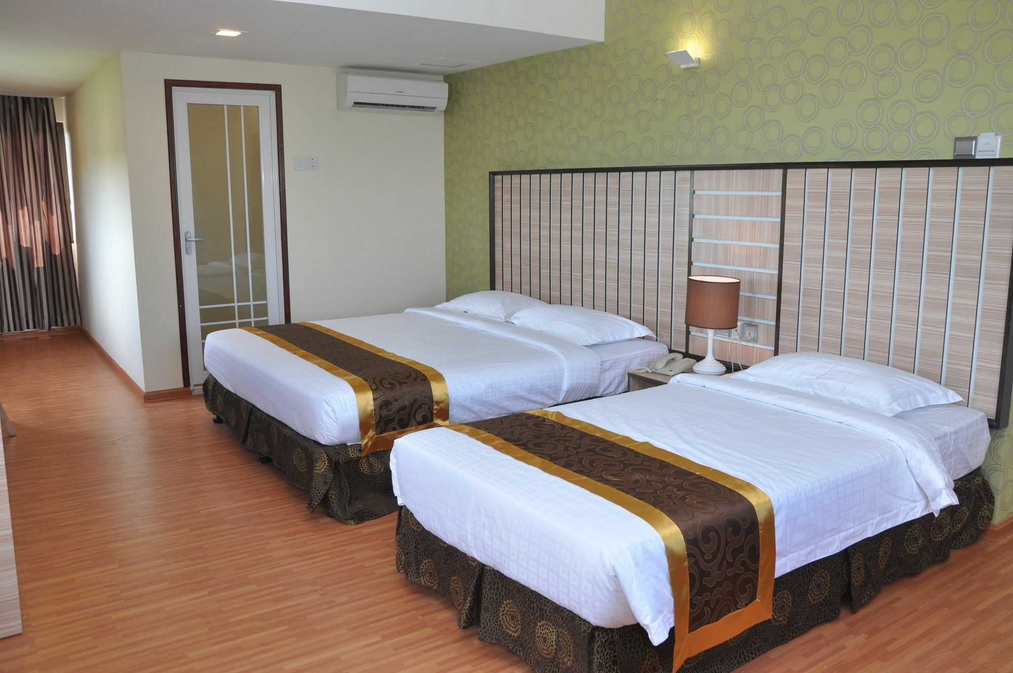 Uptown Hotel Yangon Exterior foto